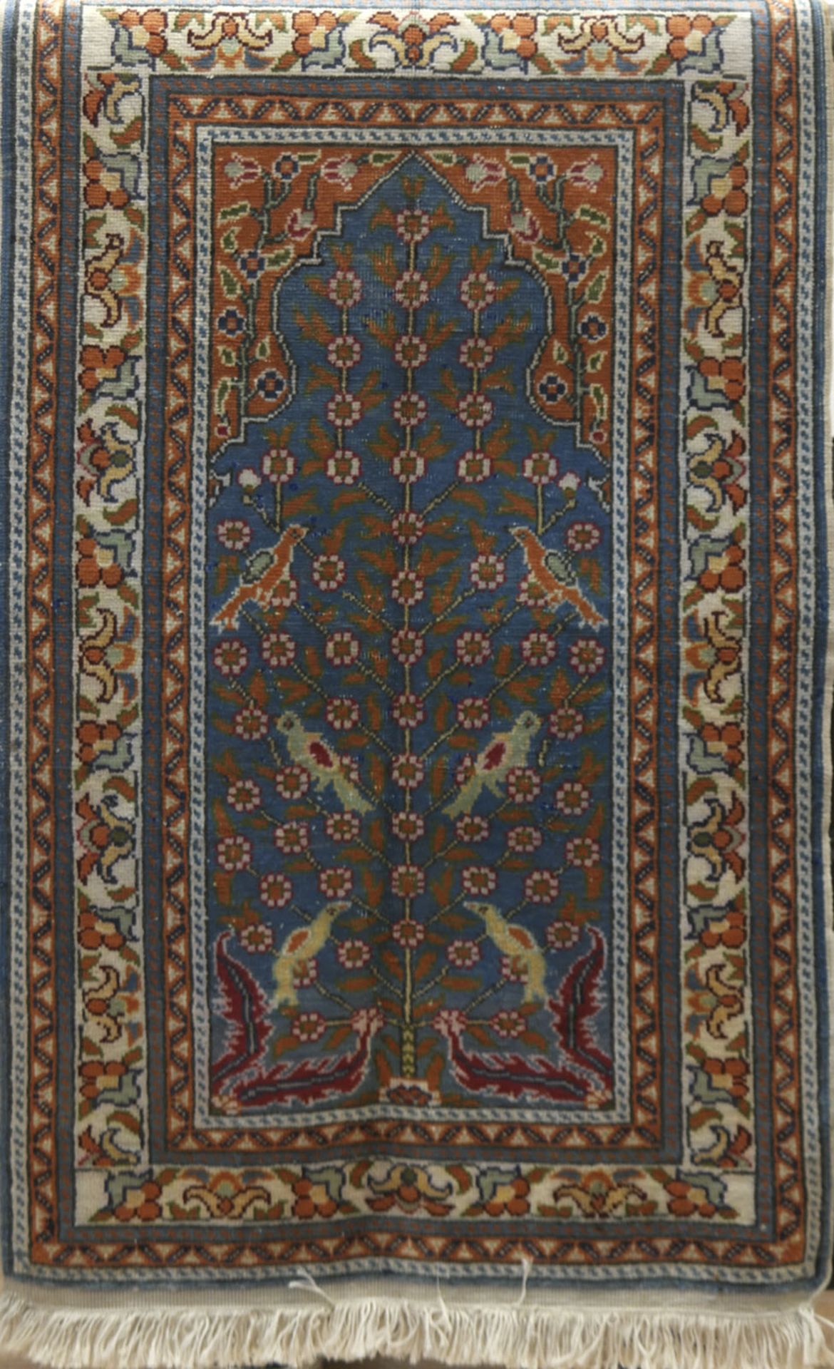 Hereke, Seide, blaugrundig mit Floral- und Vogelmuster, 90x60 cm