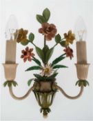 Wandlampe mit 2 Leuchterarmen, mittig mit plastischen Blüten, Metall polychrom bemalt, H. 33 cm, L.