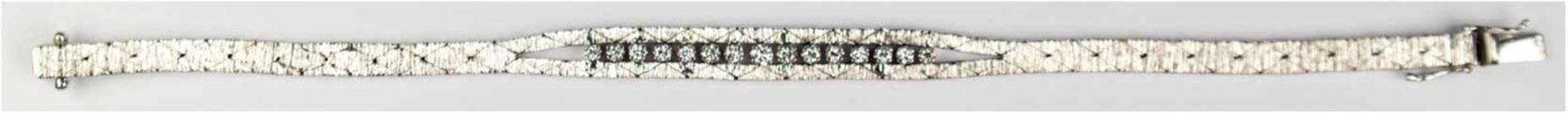 Brillant-Armband, 585er WG, Schauseite besetzt mit 15 Brillanten im Verlauf von zus. 0,53 ct (punzi