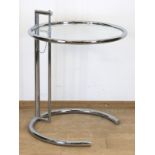 Design-Tisch, Eileen Gray, stufenweise höhenverstellbar, verchromtes Stahlrohr, Glasplatte, H. 63 -