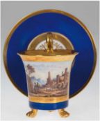Ansichtentasse mit UT, Dresden Handmalerei, kobaltblau mit partieller Vergoldung, schauseitig polyc