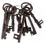 Bund mit 10 Schlüsseln, überwiegend barock, Eisen, 1x Hohldorn, L. 8,5 -15 cm