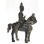 "Indischer Krieger zu Pferd", Bronze, dunkel patiniert, H. 16 cm