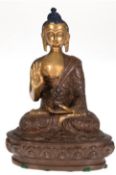 Buddha-Figur "Buddha mit Argumentationsgeste auf Lotosthron sitzend" Nepal, Bronze, H. 19 cm