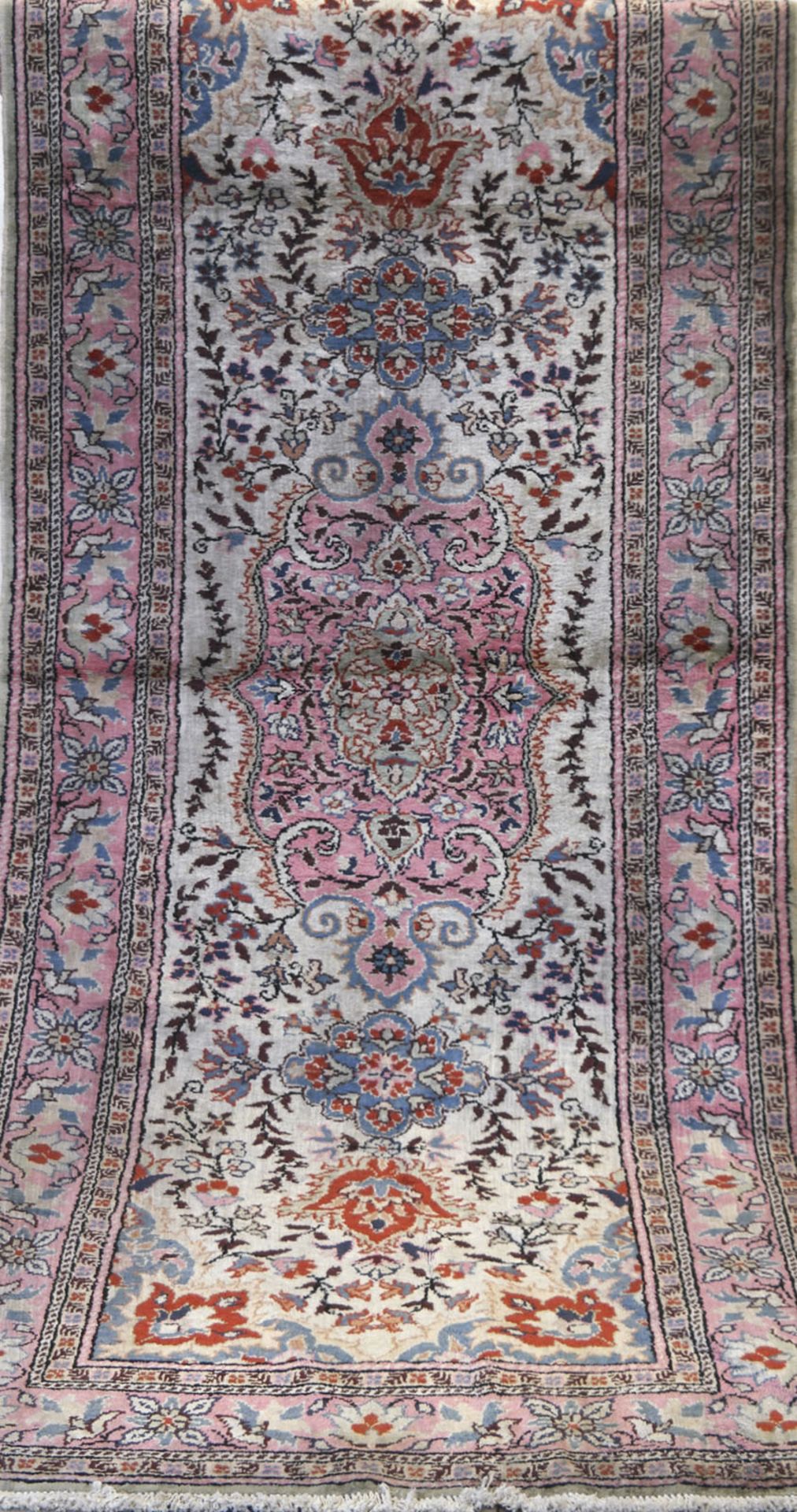 Kayseri, Galerie, Seide, hellgrundig mit Floralmuster, 225x92 cm