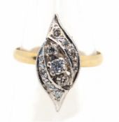 Ring um ca. 1930,  in gewölbter Schiffchenform, 585er GG /WG, 2,6 g, Brillanten ca. 0,30 ct., RG 53