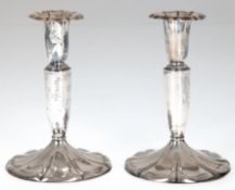 Paar Kerzenleuchter, Finnland, 813er Silber, punziert, gefüllter Stand mit Widmungsgravur von 1950,