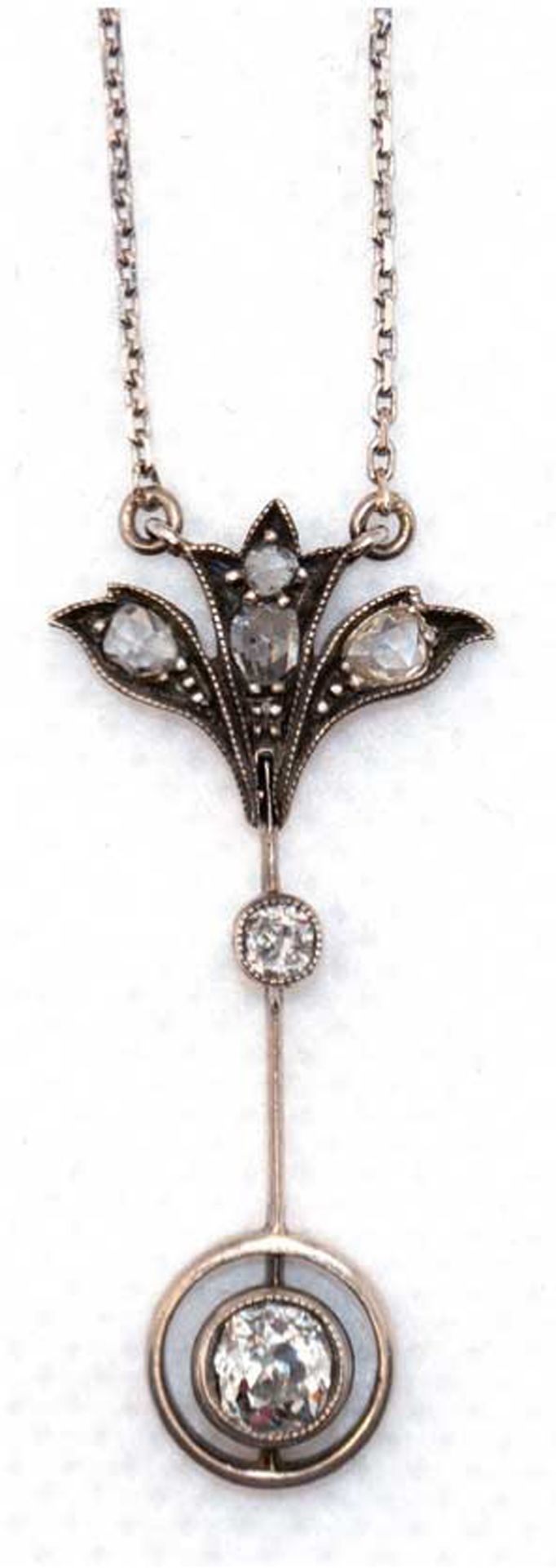 Collier um 1910, 585er WG/GG 585, 1 Brillant ca. 0,40 ct., div. Diamanten zus. ca. 0,25 ct., 1 Stei