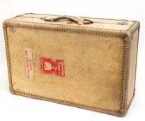 Reisekoffer mit Lederbespannung, um 1900, rechteckige Form, eine Seite mit Fächer, Kleiderstange de