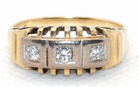 Ring, um ca. 1920, GG 585, 3,7 g, 3 Brillanten von sehr guter Qualität, ca. 0,20 ct., RG 56, Innend