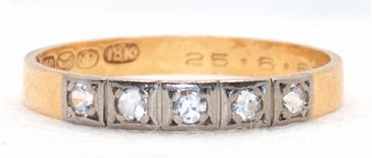 Ring, 750er GG, in Reihe besetzt mit 5 Zirkonen, ges. 2,13 g, RG 59