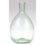 Kleine Medizinflasche, 19. Jh., grünes Glas mit Einschlüssen und Abriß, H. 12 cm