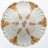 Meissen-Prunkteller, Bunte Blume 2, mit goldstaffiertem Reliefdekor, 1. Wahl, Dm. 28 cm