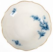 Meissen-Schälchen, 19. Jh., Blaue Blume, Goldrand, Neuer Ausschnitt, 1. Wahl, Dm. 11 cm