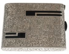 Art Deco-Etui, 935er Silber, ca. 160 g, fein ziseliert und schwarz, emailliert, 9,5x8 cm