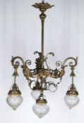 Deckenlampe, Bronze, 3 geschwungene Leuchterarme, reiche Blatt- und Maskaronverzierungen, funktions