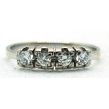 Ring, 585er WG, 2,4 g, 4 Brillanten zus. ca. 0,32 ct., RG 54, Innendurchmesser 17,2 mm