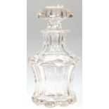 Karaffe, Klarglas mit facettiert, geschliffenem Dekor, H. 17 cm