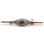 Brosche, Art Deco Stil, Saphir 0,45 ct., Brillanten 0,41, Länge 4,9 cm