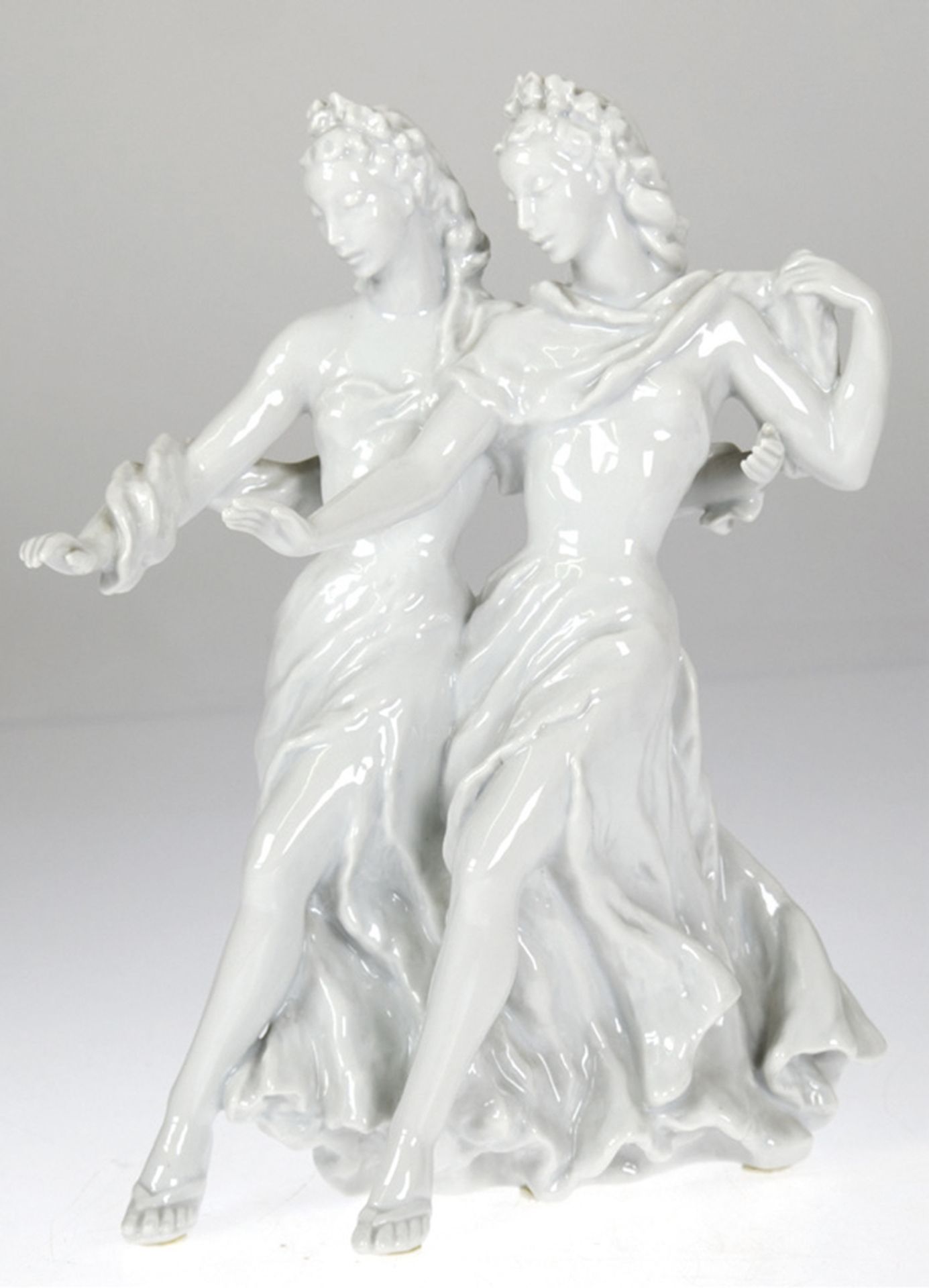Rosenthal-Figur "Zwei tanzende junge Frauen", weiß, glasiert, Entw. Lore Friedrich-Gronau, untersei