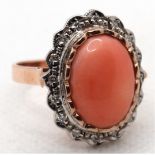 Ring mit großer Koralle, 585er Rosegold, 7,4 gr., Brillanten ca. 0,40 ct., RG 56, Innendurchmesser