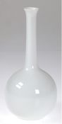 Vase, Fürstenberg, weiß glasiert, Originalform Wilhelm Wagenfeld, H. 22 cm