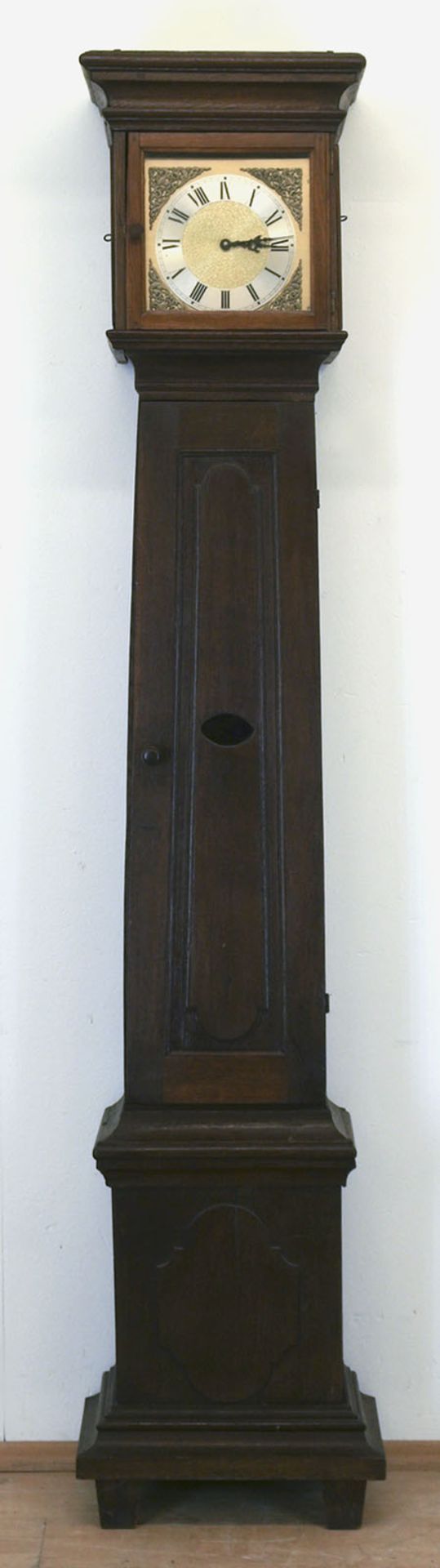 Standuhrgehäuse, um 1800, Eiche, Gebrauchspuren, Quarzwerk 213x46x27 cm