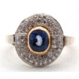 Ring, 750er GG, Saphir 1,43 ct., feine Farbe, Brillanten 0,48 ct., Ringkopf 1,6 x 1,5 cm, Innendur