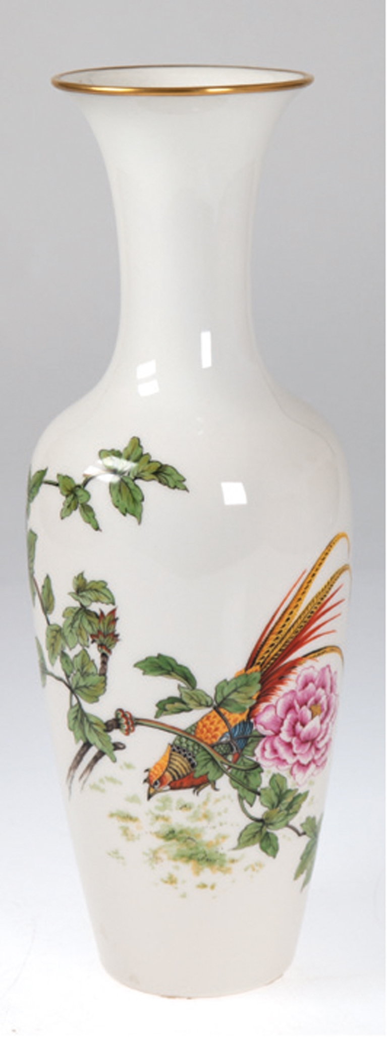 KPM-Vase, polychrome Floral- und Vogelbemalung, unterseitig sign. "handbemalt Monika Hampel", Goldr