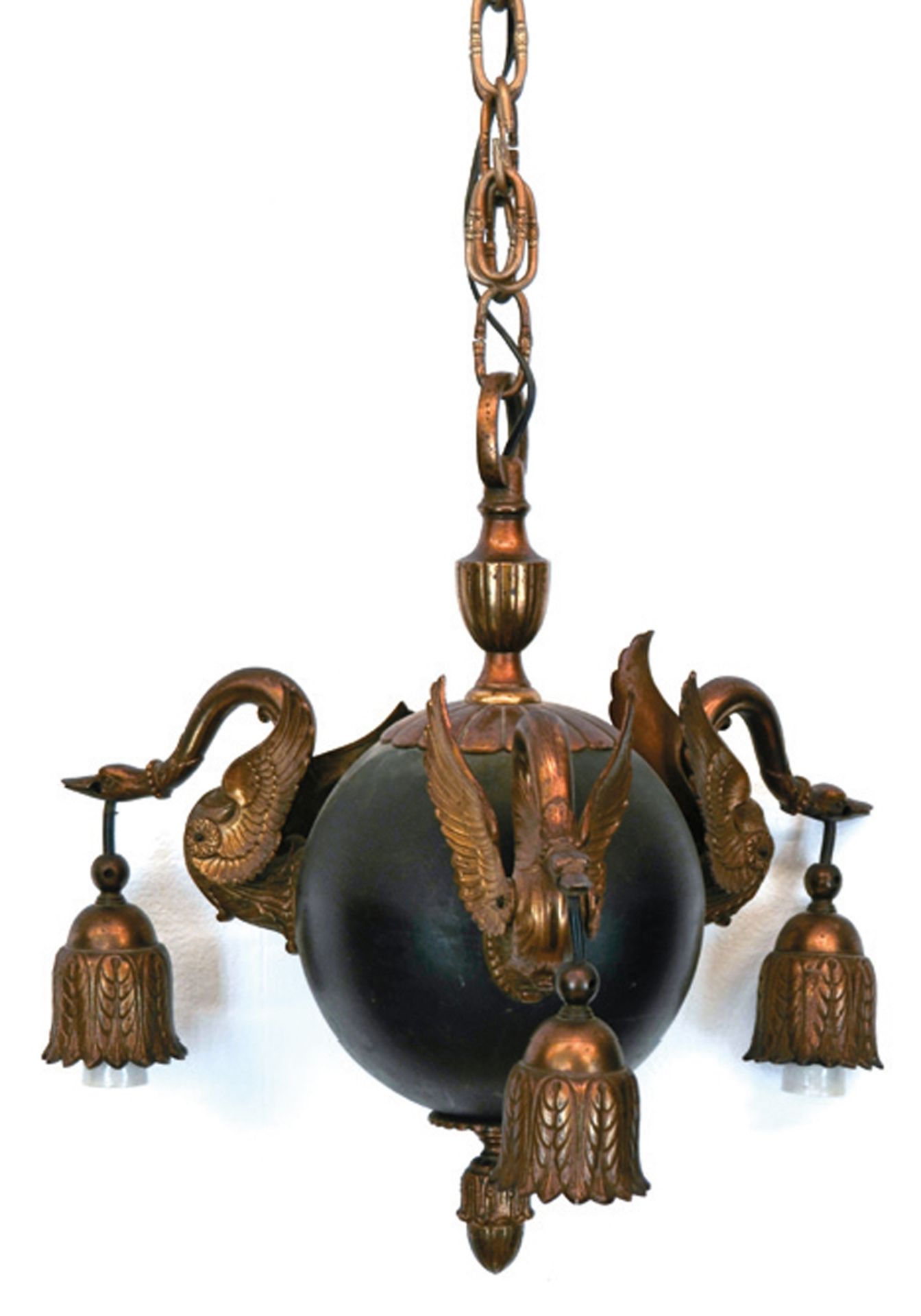 Deckenlampe im Empirestil, Frankreich um 1900, 3-flammig, mittige Kugel mit 3 geschwungenen Armen