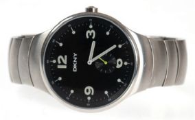 Armbanduhr "Donna Karan" New York, rundes schwarzes Zifferblatt mit fluoresziererender Minuten- und