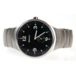 Armbanduhr "Donna Karan" New York, rundes schwarzes Zifferblatt mit fluoresziererender Minuten- und