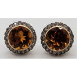 Ohrstecker, GG 750, 10,3 g, Madeira -Citrine 12,5 ct., Brillanten 0,84 ct., in Silberfassung, Durch