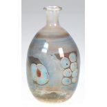 Kleine Glas-Vase, Atelier Molnar, sign., gebauchter Korpus mit hellen Einschmelzungen, Gebrauchspur