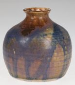 Vase, Keramik, gebauchte Form, mehrfarbige Laufglasur, Boden mit Ritzmonogramm und Haarrissen, H. 1