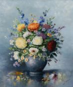 Langer, S. (Stillebenmaler des 20. Jh.) "Sommerblumenstrauß in Keramikvase", Öl/ Lw., sign. u.r., 6