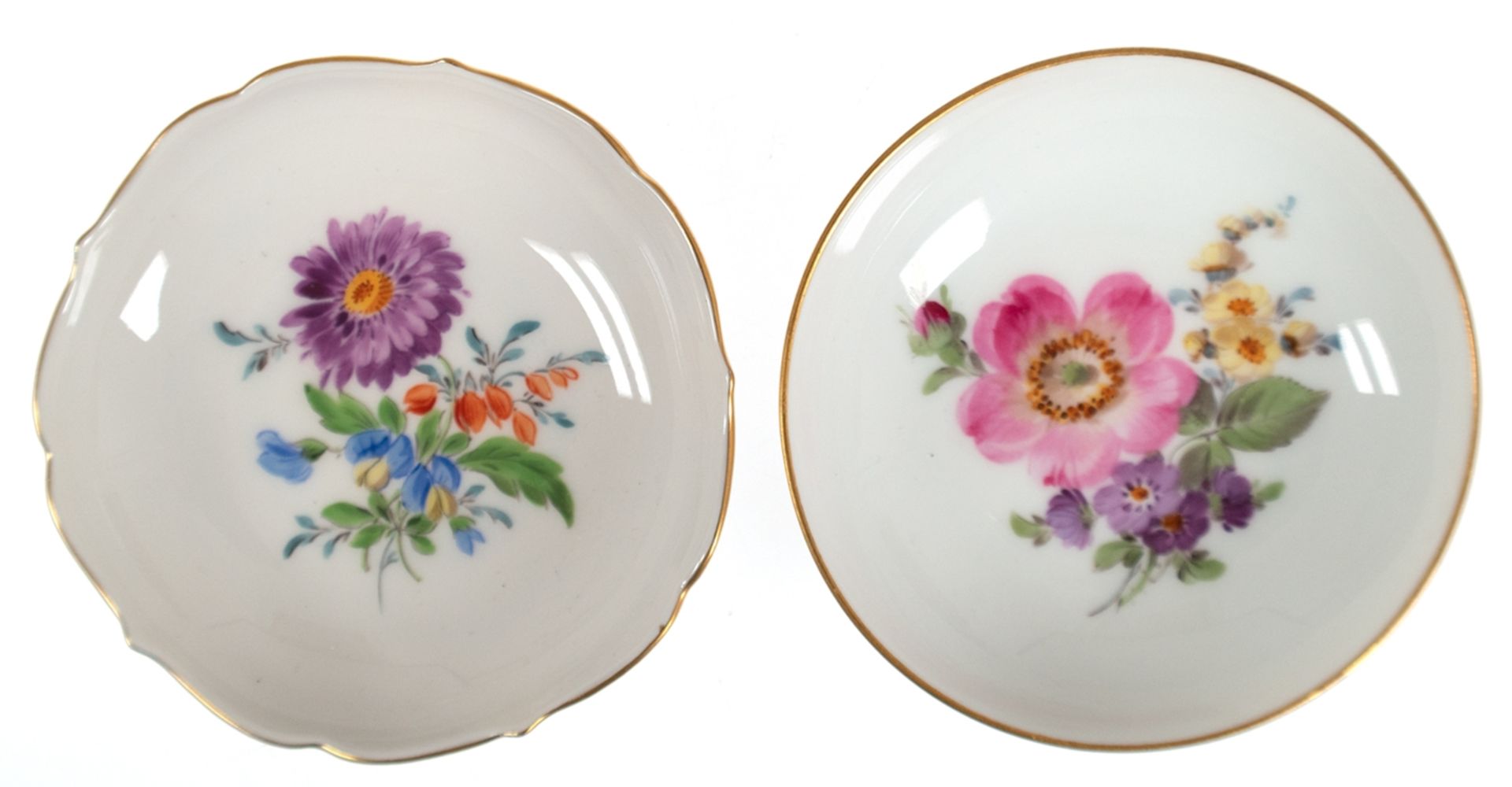 2 Kleine Meissen-Schälchen, Bunte Blume 3, mit Goldrand, 1. Wahl, Dm. 8 cm