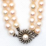 Perlenkette, 2-reihig, einzeln geknotet, 835er Silber-Verschluß, Perlen-Dm. ca. 7 mm, Ketten-L. ca.