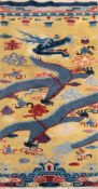 2 Säulen-Teppiche, China, blau geschuppter Drache auf goldgelbem Grund, roter und blauer Ornamentde