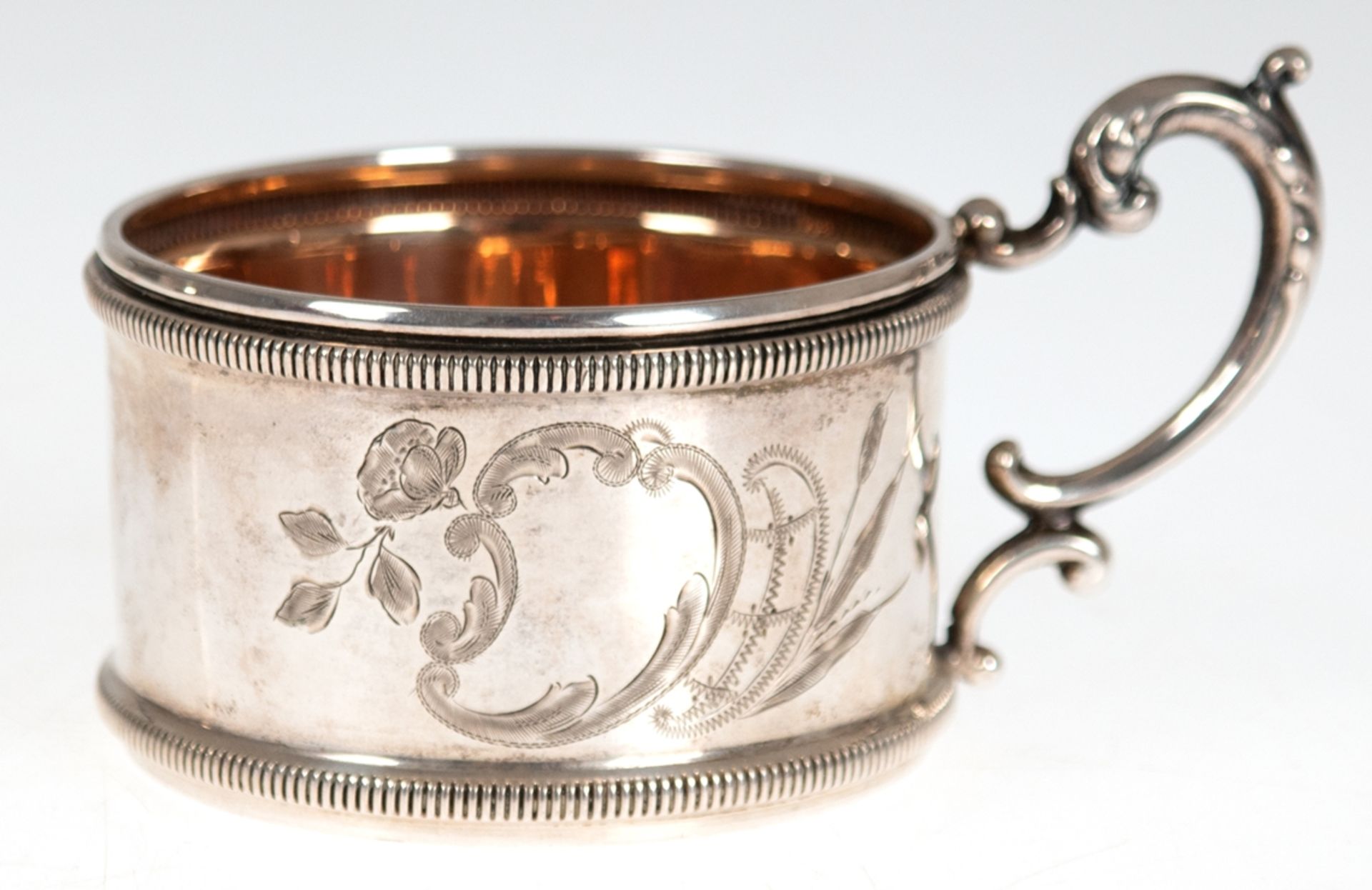 Teeglashalter, 800er Silber, innen vergoldet, Wandung mit floral umrandeter Kartusche, Ohrenhenkel,