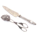 Gebäckzange und Käsemesser. Silber und tlw. unedles Metall