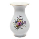 Große Vase. Porzellan, Farbstaffage, Goldrand