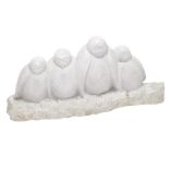 Vier sitzende Pinguine. Alabaster.