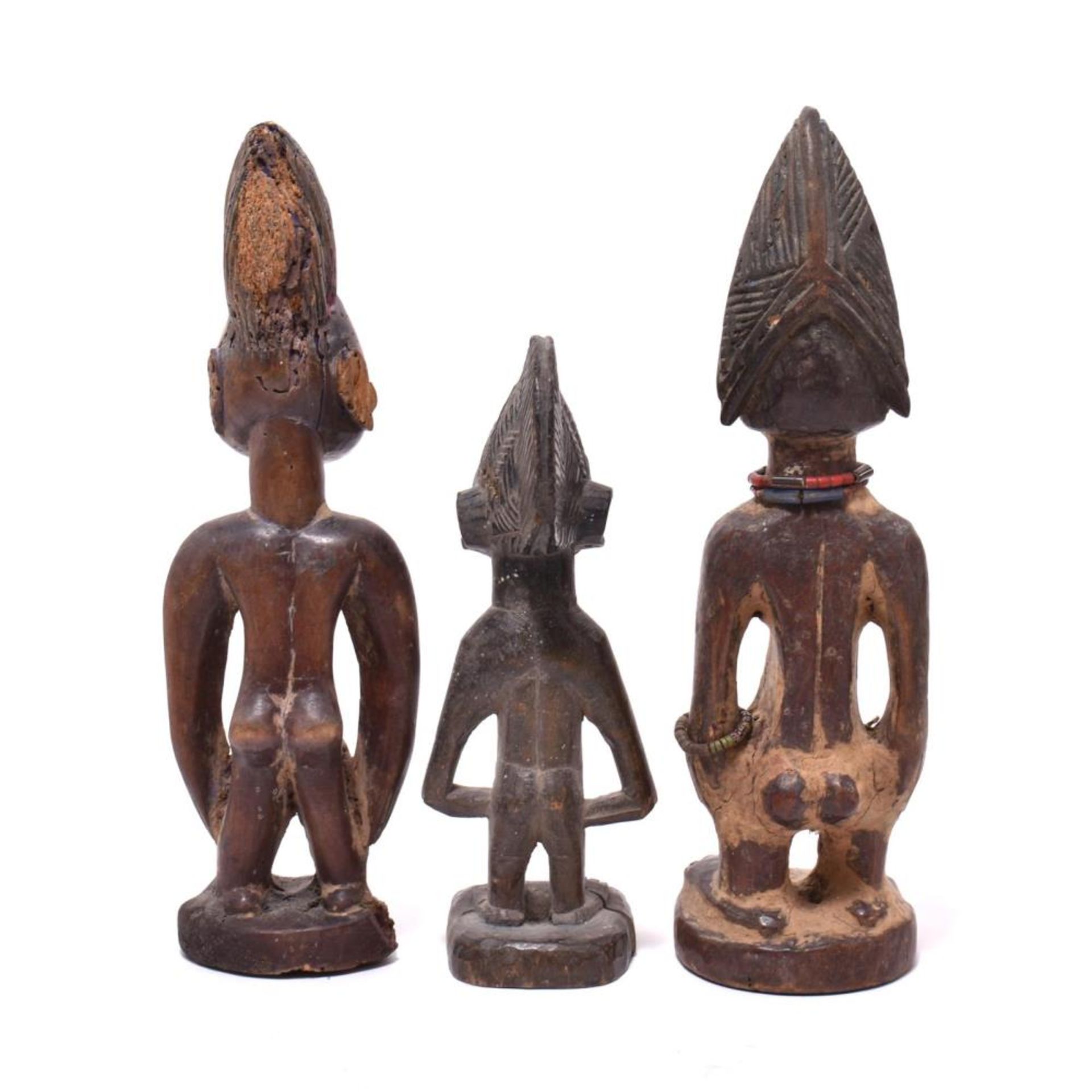 Drei Ibeji-Figuren. Nigeria, Yoruba | Holz, geschnitzt. - Image 2 of 2
