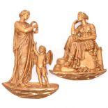 Venus und Amor / Sitzende. Holz, geschnitzt, Goldfassung über rotem Bolus.