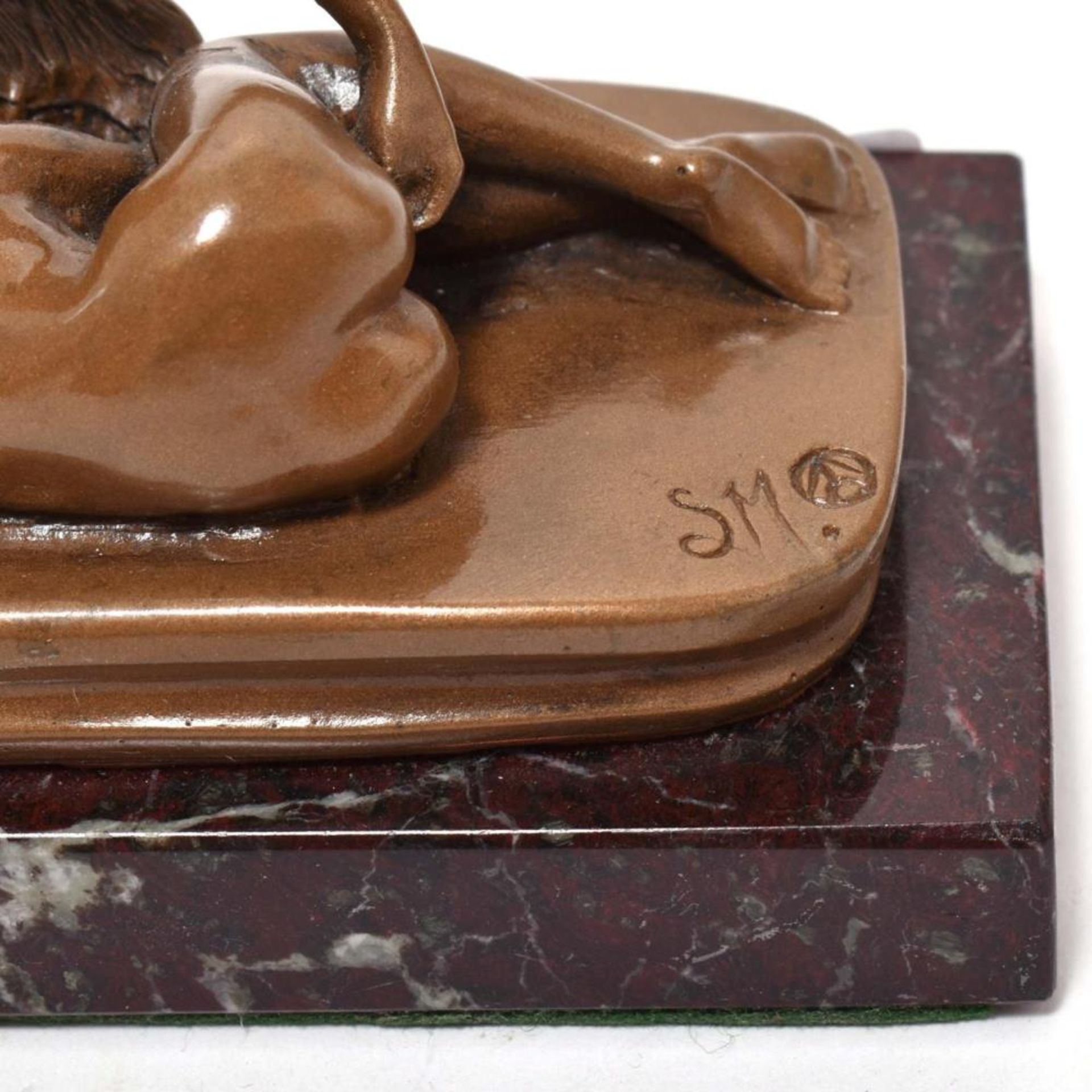 Erotische Szene mit Satyr und Frauenakt. In der Art der Wiener Bronzen (Nachguss?) | Bronze, lackier - Image 2 of 2