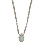 Opal-Diamant-Collier. 14 K WG, Marke (585).