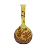 Kleine Solifleur Vase. Nancy, Emile Gallé (in der Art des) | Farbloses, satiniertes Glas, gelb unter