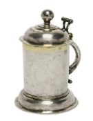 Deckelhumpen. Lübeck, 17. Jh. | Silber, innen vergoldet, außen tlw. vergoldet.