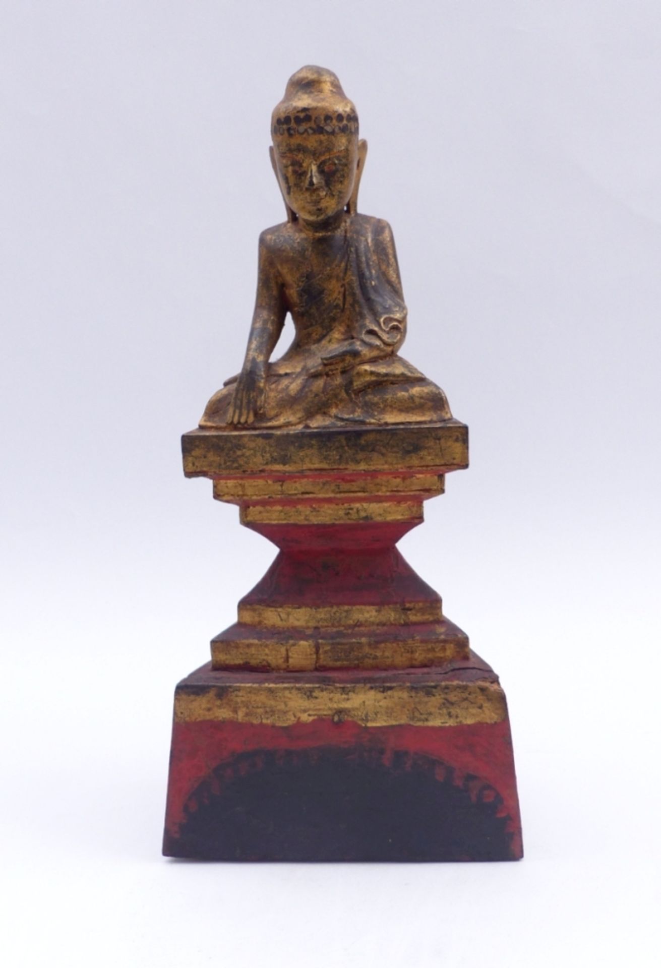 Sitzender Buddha Birma, um